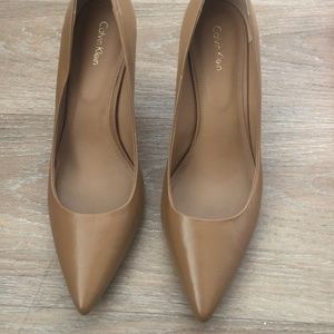 Calvin Klein Brady Leather Pointed Toe Pump - 10